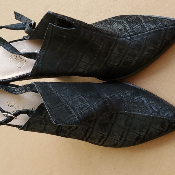42 Gold NWOT black suede crocodile sling back heeled mule size 8 - Picture 2 of 9